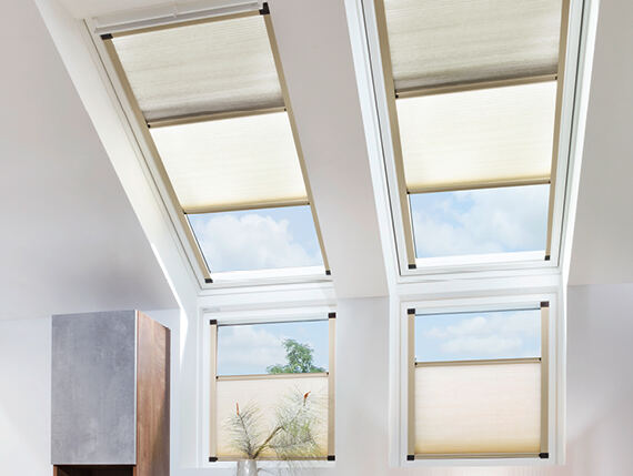 Sonnenschutz für Dachfenster - Wabenplissees mit Seitenführung 